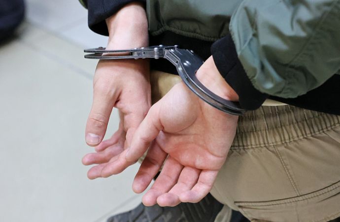 За 8 тысяч грозит пожизненное: двух приморских подростков судят за терроризм...