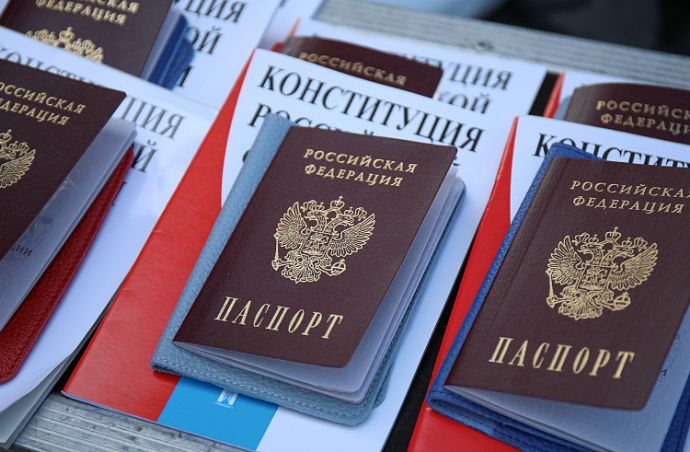Более 60 иностранцев стали россиянами в Приморье
